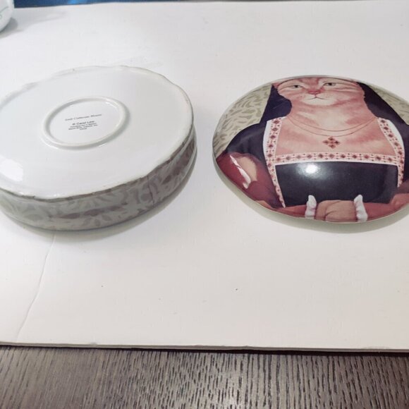 Lady Catherine Weston trinket dish for your dressing table finery,. Cat insured. - Picture 4 of 8